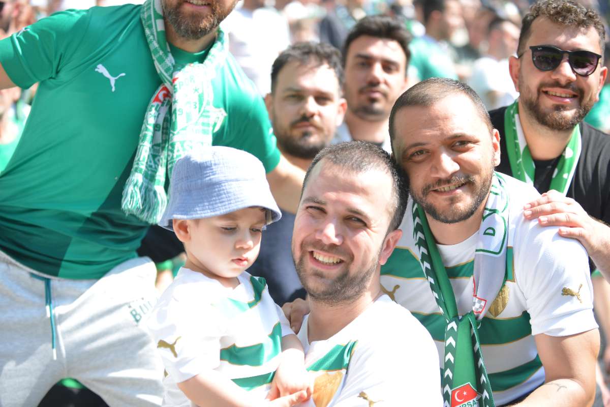 (FOTO GALERİ) BURSASPOR-BORNOVA FK TARAFTAR FOTOĞRAFLARI-3