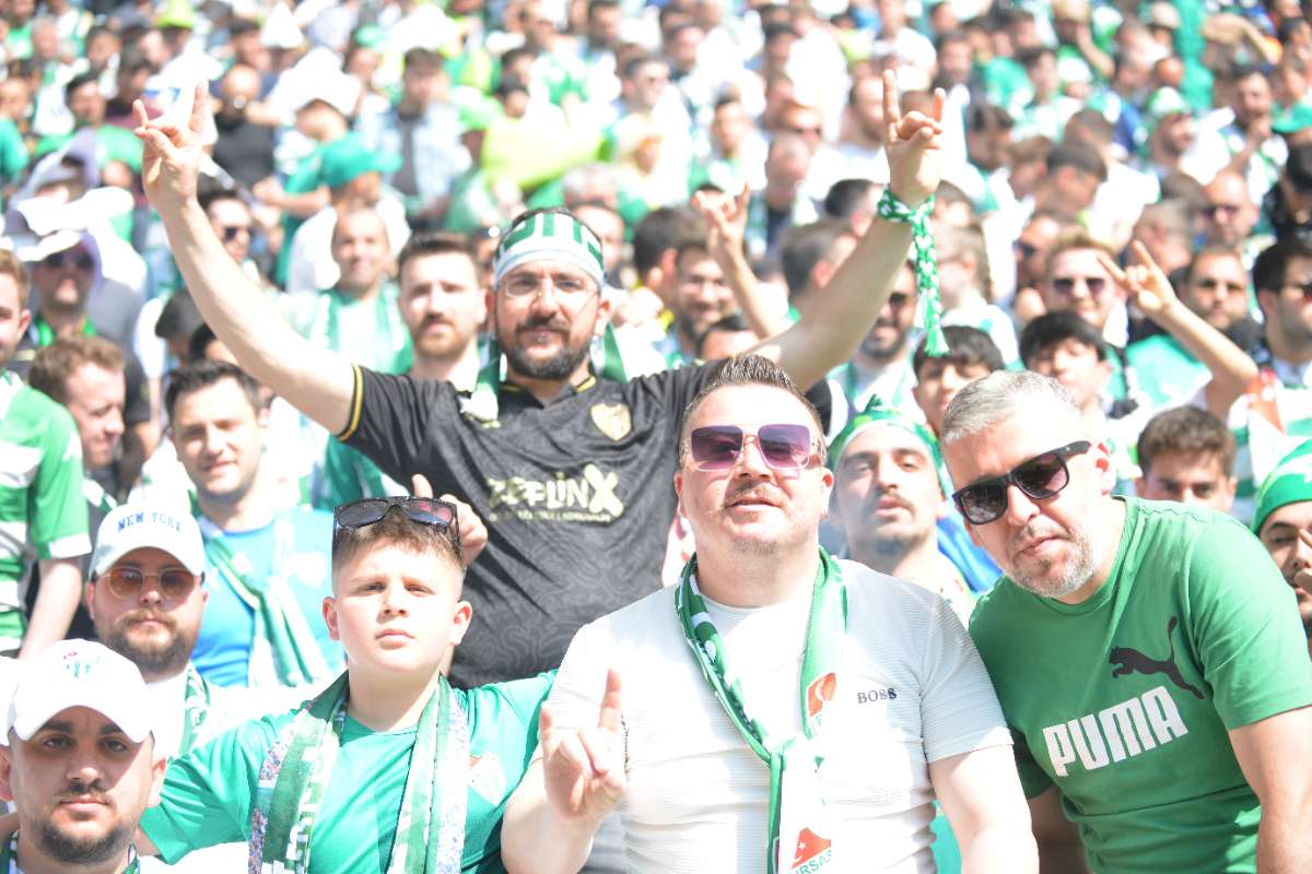 (FOTO GALERİ) BURSASPOR-BORNOVA FK TARAFTAR FOTOĞRAFLARI-3