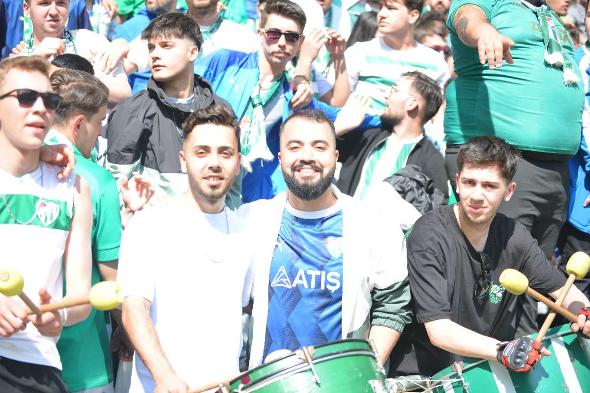 (FOTO GALERİ) BURSASPOR-BORNOVA FK TARAFTAR FOTOĞRAFLARI-3