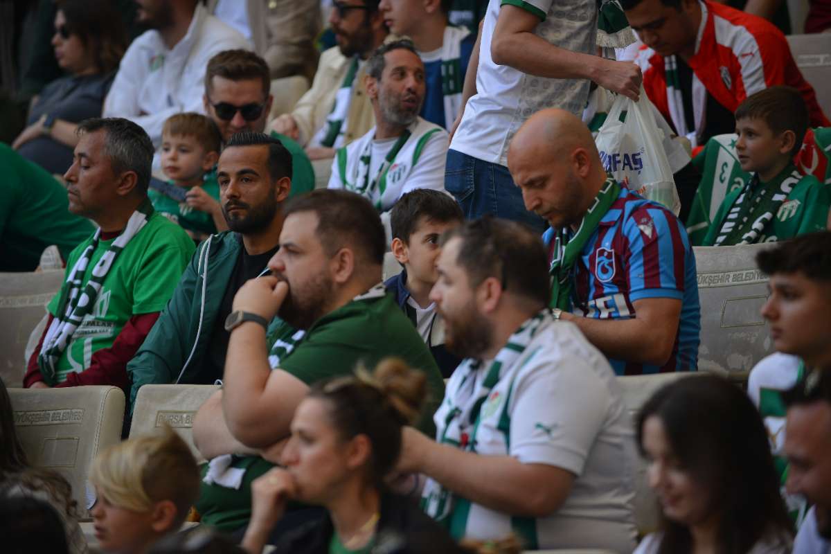 (FOTO GALERİ) BURSASPOR-BORNOVA FK TARAFTAR FOTOĞRAFLARI-3