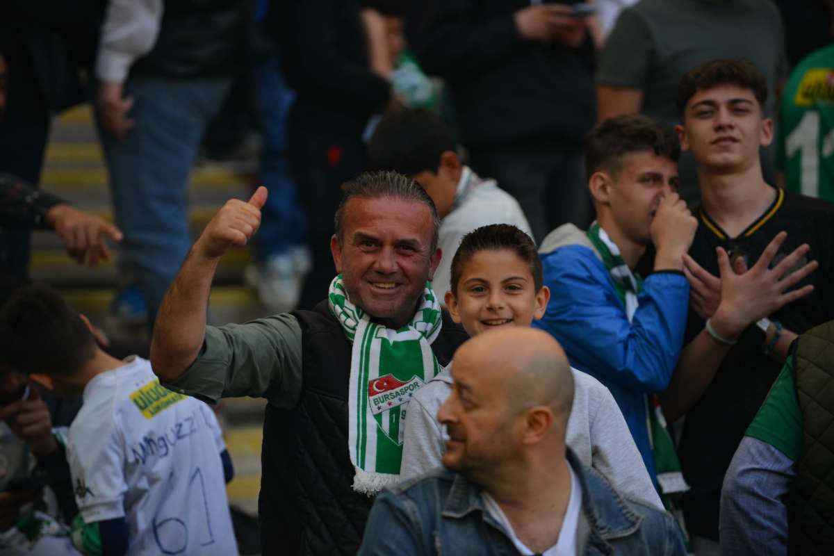 (FOTO GALERİ) BURSASPOR-BORNOVA FK TARAFTAR FOTOĞRAFLARI-3