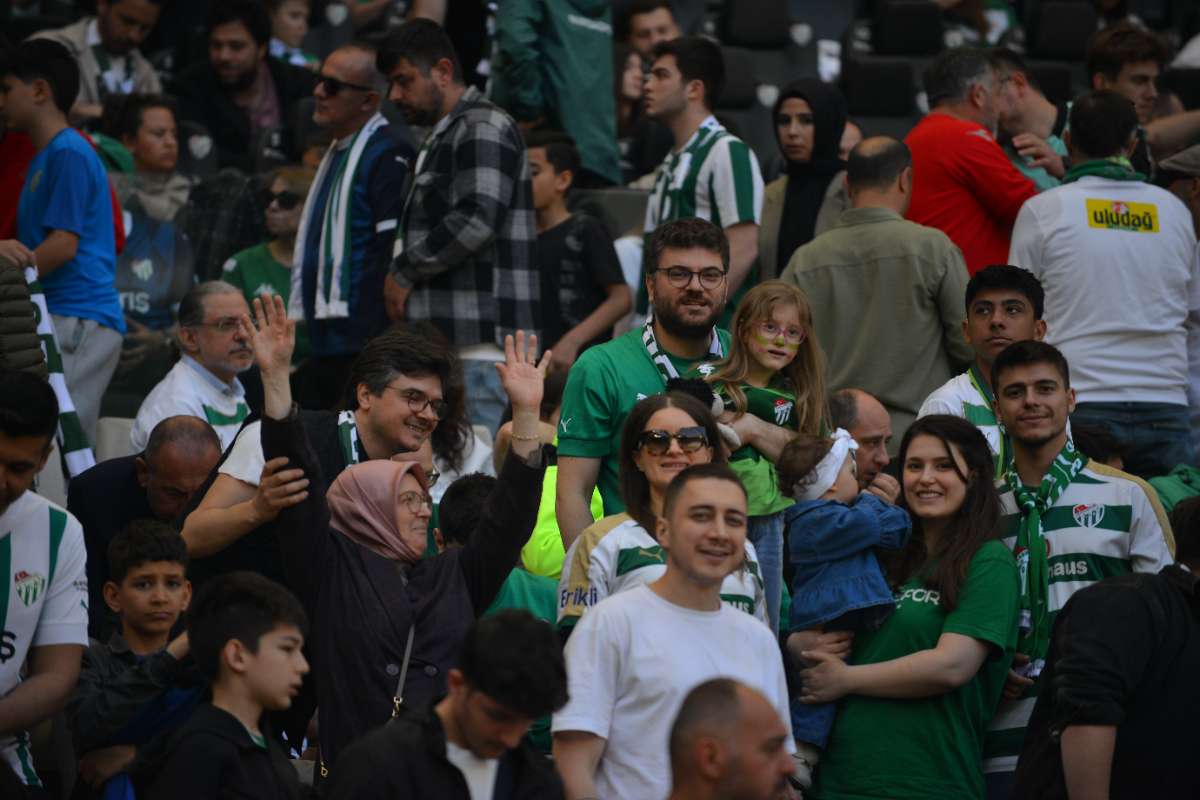 (FOTO GALERİ) BURSASPOR-BORNOVA FK TARAFTAR FOTOĞRAFLARI-3