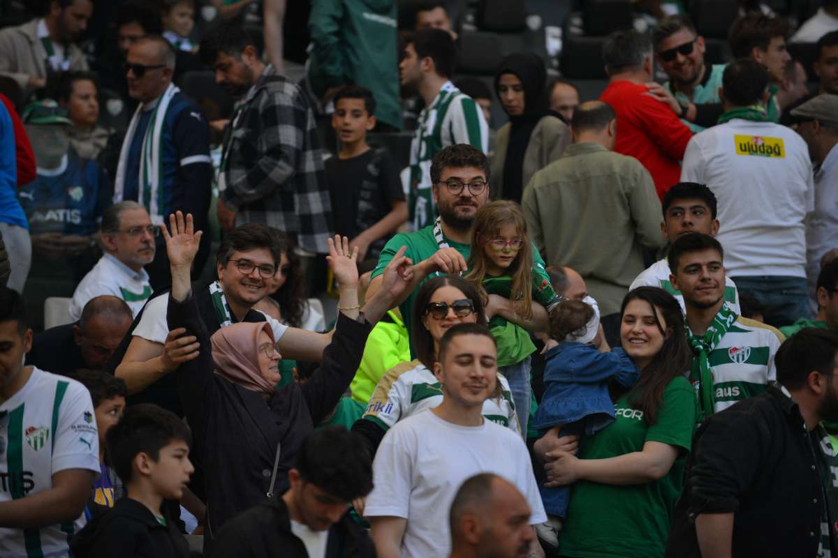 (FOTO GALERİ) BURSASPOR-BORNOVA FK TARAFTAR FOTOĞRAFLARI-3