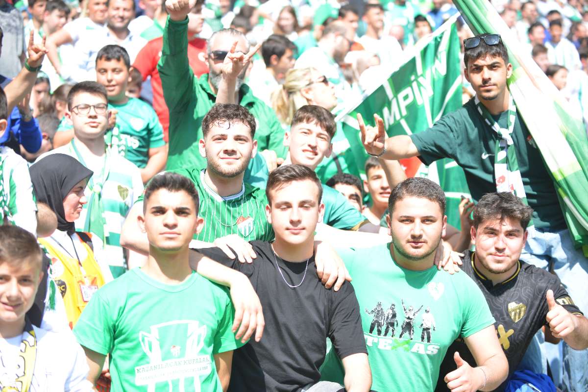 (FOTO GALERİ) BURSASPOR-BORNOVA FK TARAFTAR FOTOĞRAFLARI-3
