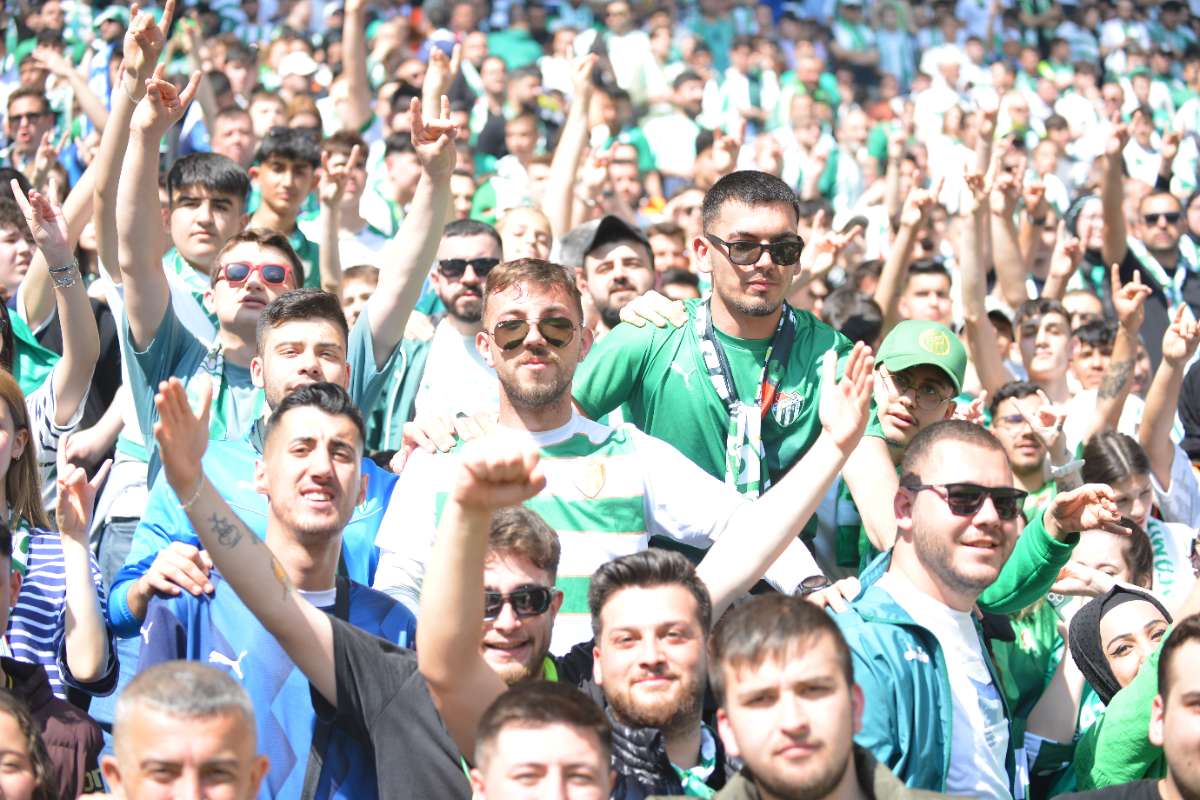 (FOTO GALERİ) BURSASPOR-BORNOVA FK TARAFTAR FOTOĞRAFLARI-3