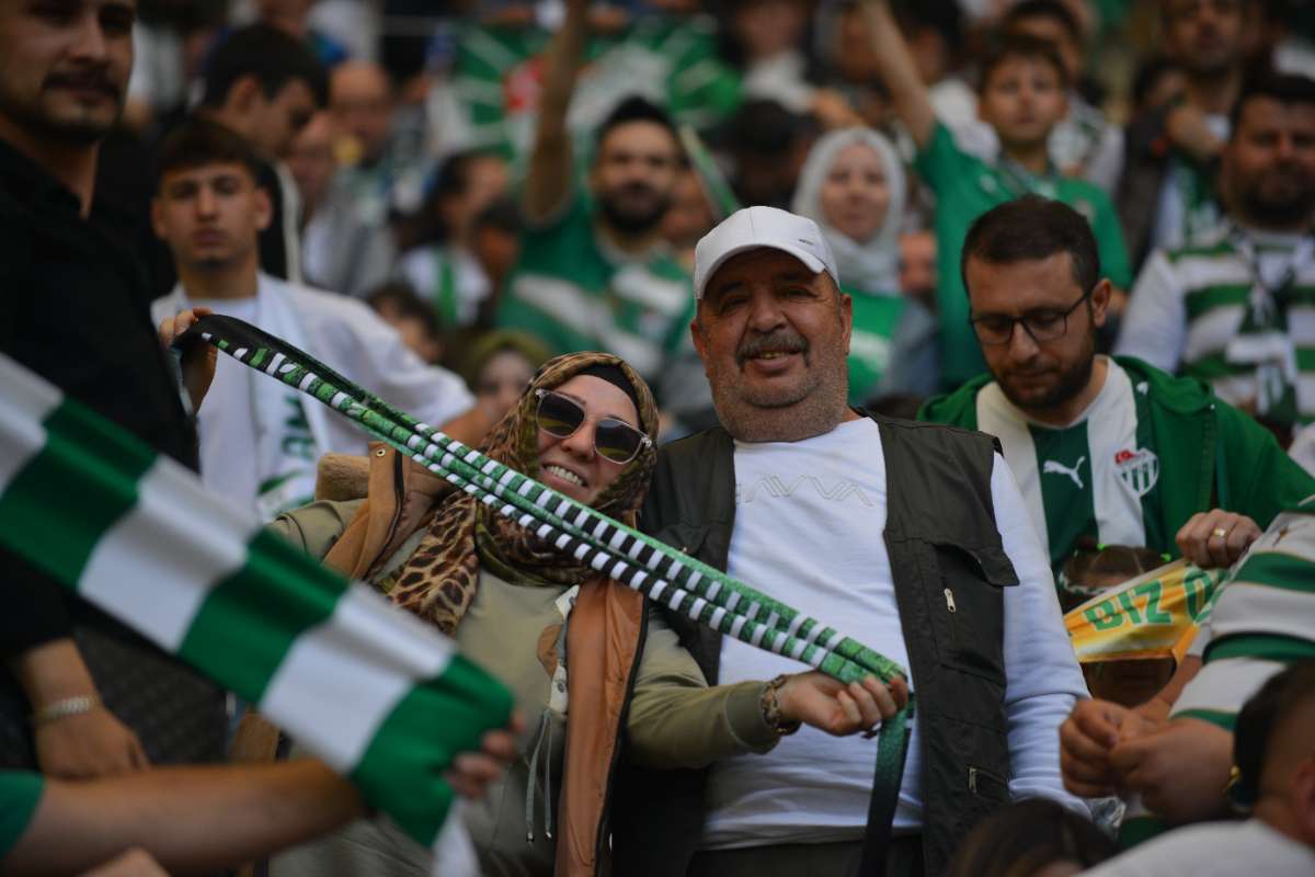 (FOTO GALERİ) BURSASPOR-BORNOVA FK TARAFTAR FOTOĞRAFLARI-3