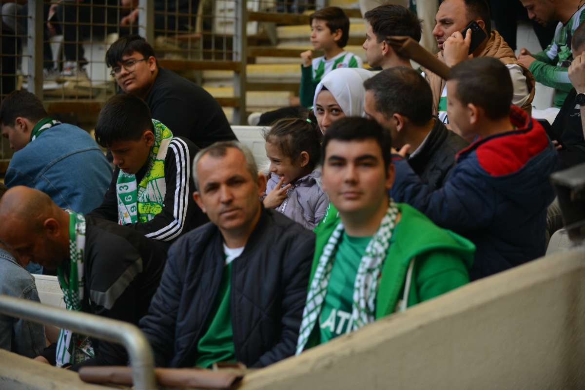(FOTO GALERİ) BURSASPOR-BORNOVA FK TARAFTAR FOTOĞRAFLARI-3
