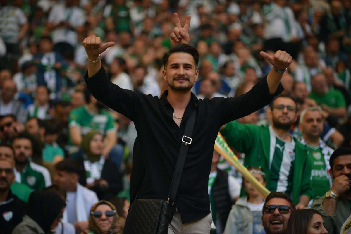 (FOTO GALERİ) BURSASPOR-BORNOVA FK TARAFTAR FOTOĞRAFLARI-3
