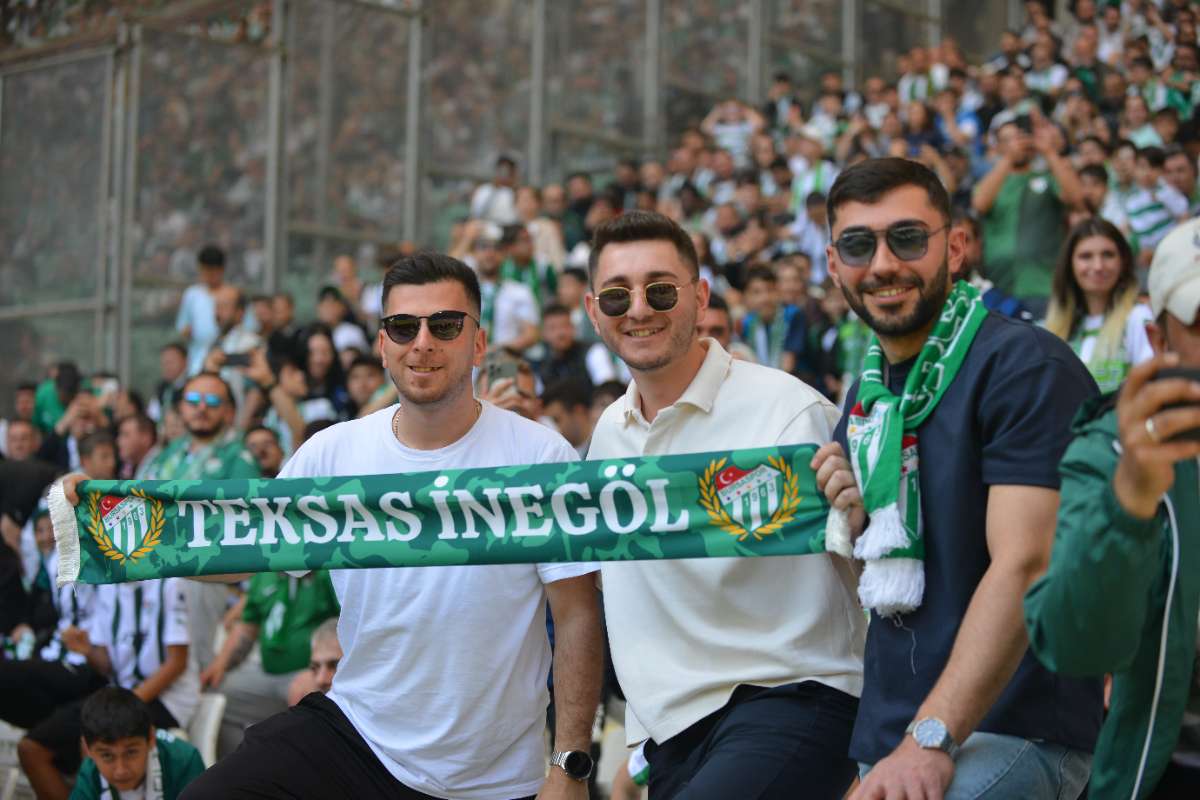 (FOTO GALERİ) BURSASPOR-BORNOVA FK TARAFTAR FOTOĞRAFLARI-3