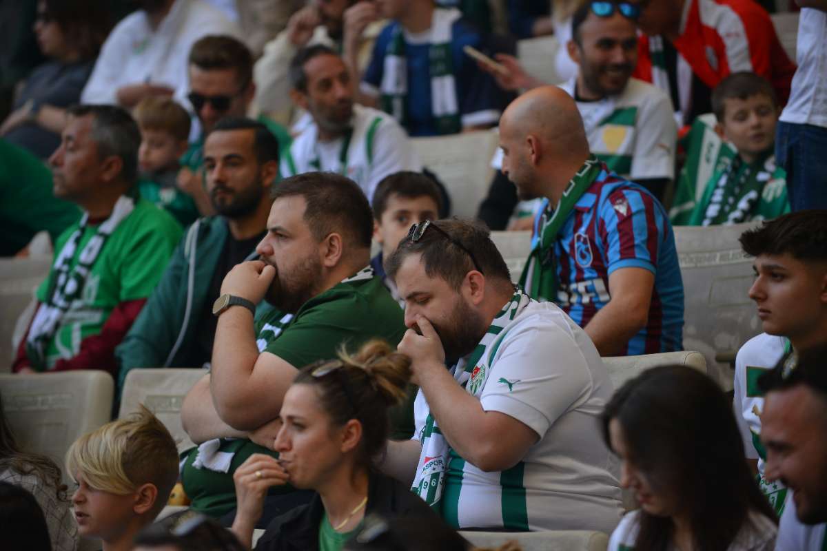 (FOTO GALERİ) BURSASPOR-BORNOVA FK TARAFTAR FOTOĞRAFLARI-3