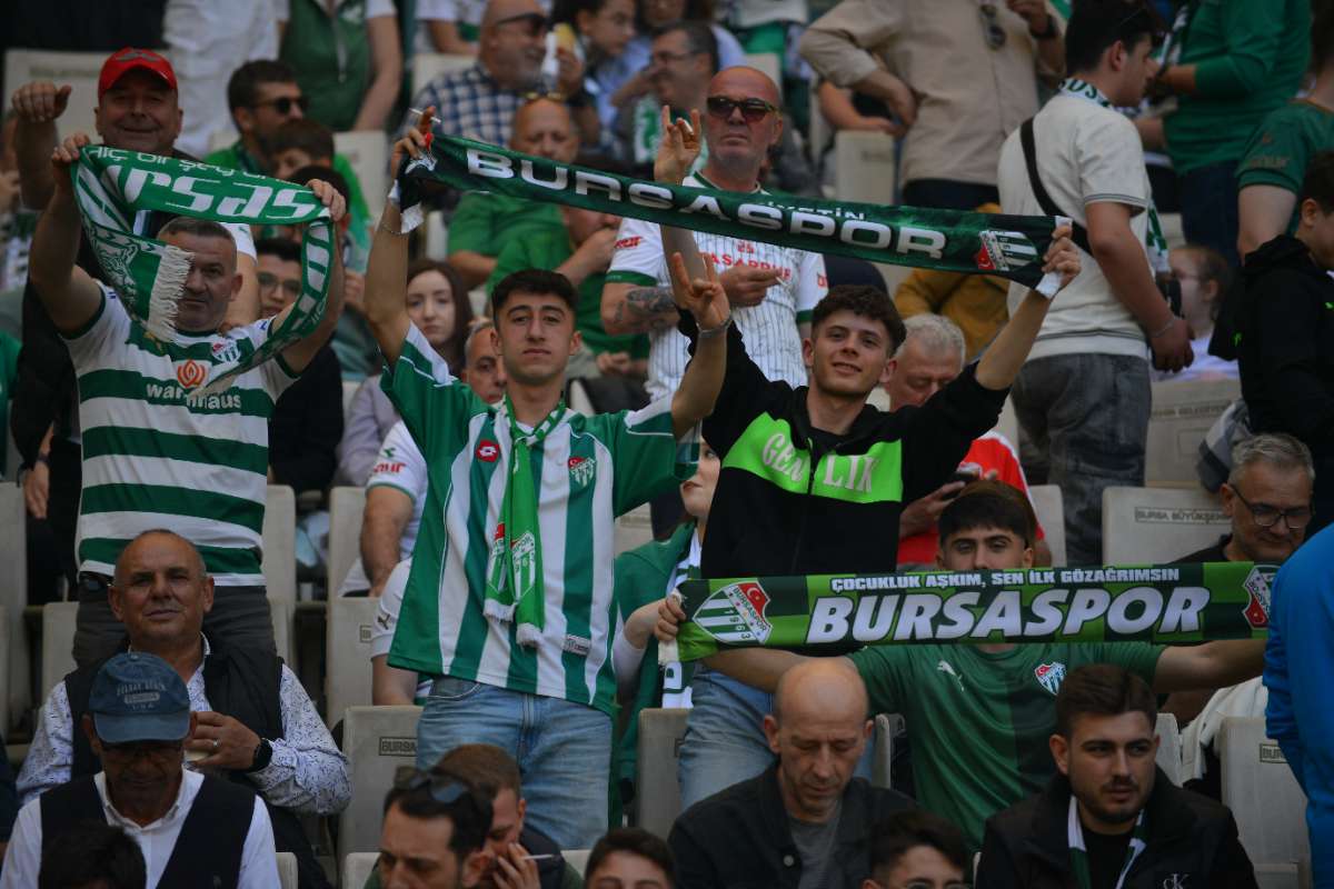 (FOTO GALERİ) BURSASPOR-BORNOVA FK TARAFTAR FOTOĞRAFLARI-3