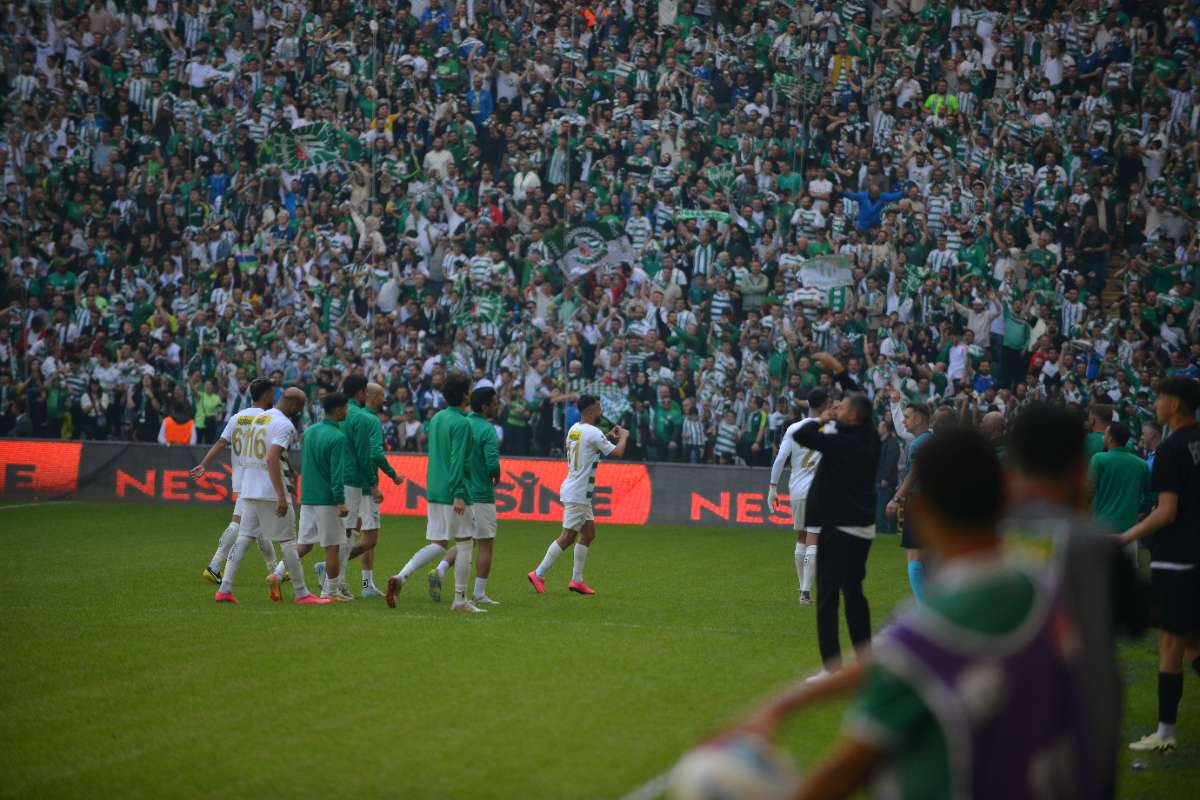 (FOTO GALERİ) BURSASPOR-BORNOVA FK TARAFTAR FOTOĞRAFLARI-3