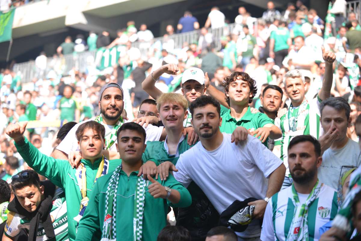 (FOTO GALERİ) BURSASPOR-BORNOVA FK TARAFTAR FOTOĞRAFLARI-3