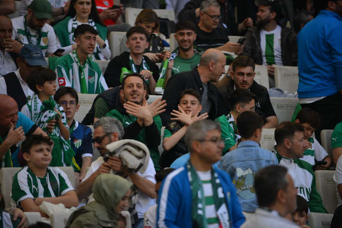 (FOTO GALERİ) BURSASPOR-BORNOVA FK TARAFTAR FOTOĞRAFLARI-3