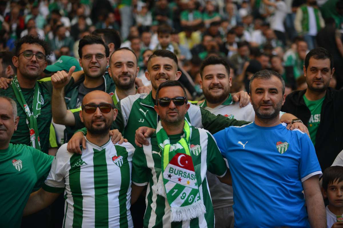 (FOTO GALERİ) BURSASPOR-BORNOVA FK TARAFTAR FOTOĞRAFLARI-3