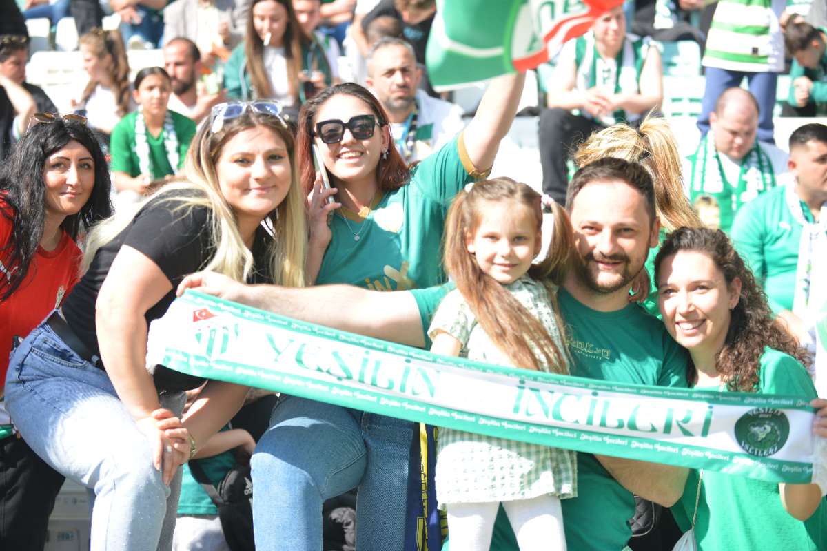 (FOTO GALERİ) BURSASPOR-BORNOVA FK TARAFTAR FOTOĞRAFLARI-3