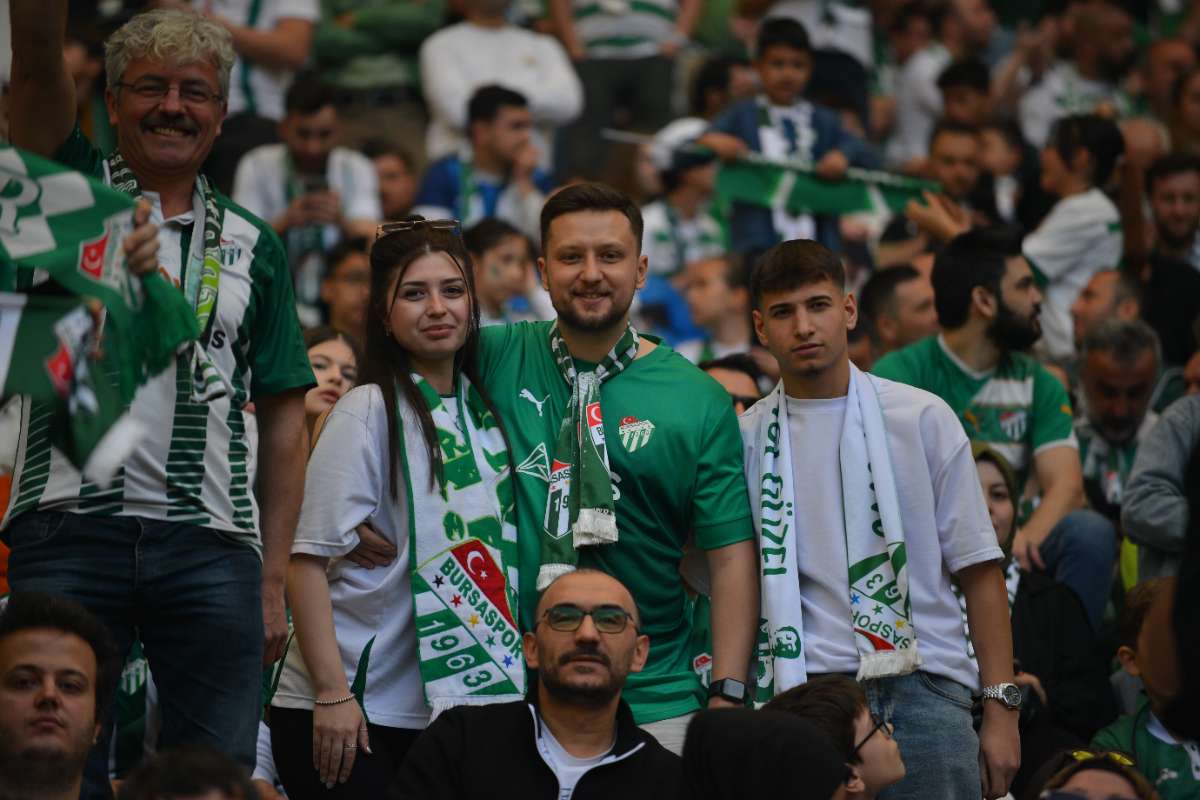 (FOTO GALERİ) BURSASPOR-BORNOVA FK TARAFTAR FOTOĞRAFLARI-3