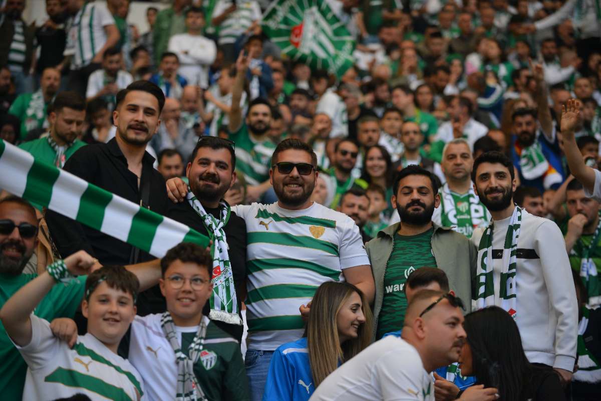 (FOTO GALERİ) BURSASPOR-BORNOVA FK TARAFTAR FOTOĞRAFLARI-3