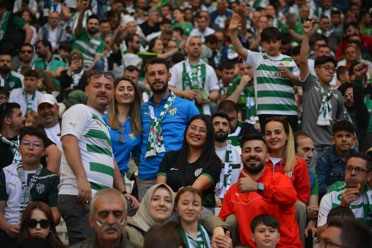 (FOTO GALERİ) BURSASPOR-BORNOVA FK TARAFTAR FOTOĞRAFLARI-3