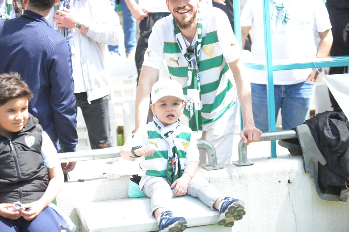 (FOTO GALERİ) BURSASPOR-BORNOVA FK TARAFTAR FOTOĞRAFLARI-3