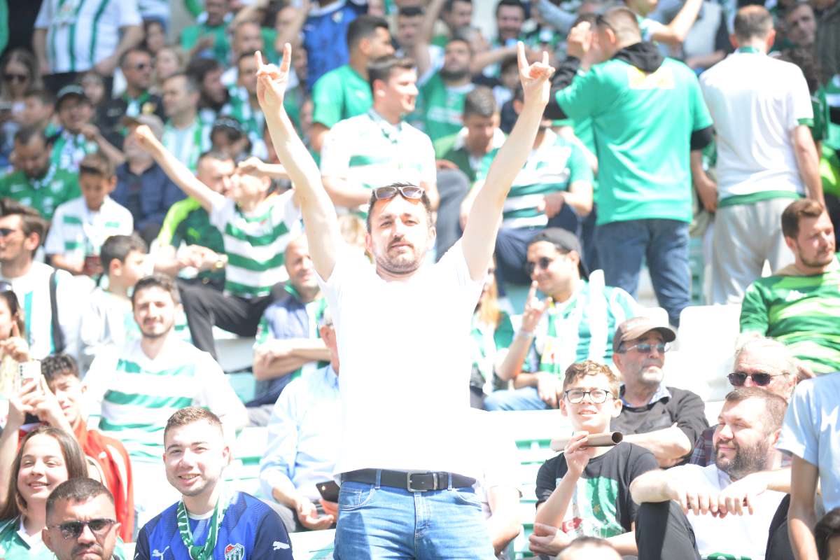 (FOTO GALERİ) BURSASPOR-BORNOVA FK TARAFTAR FOTOĞRAFLARI-3