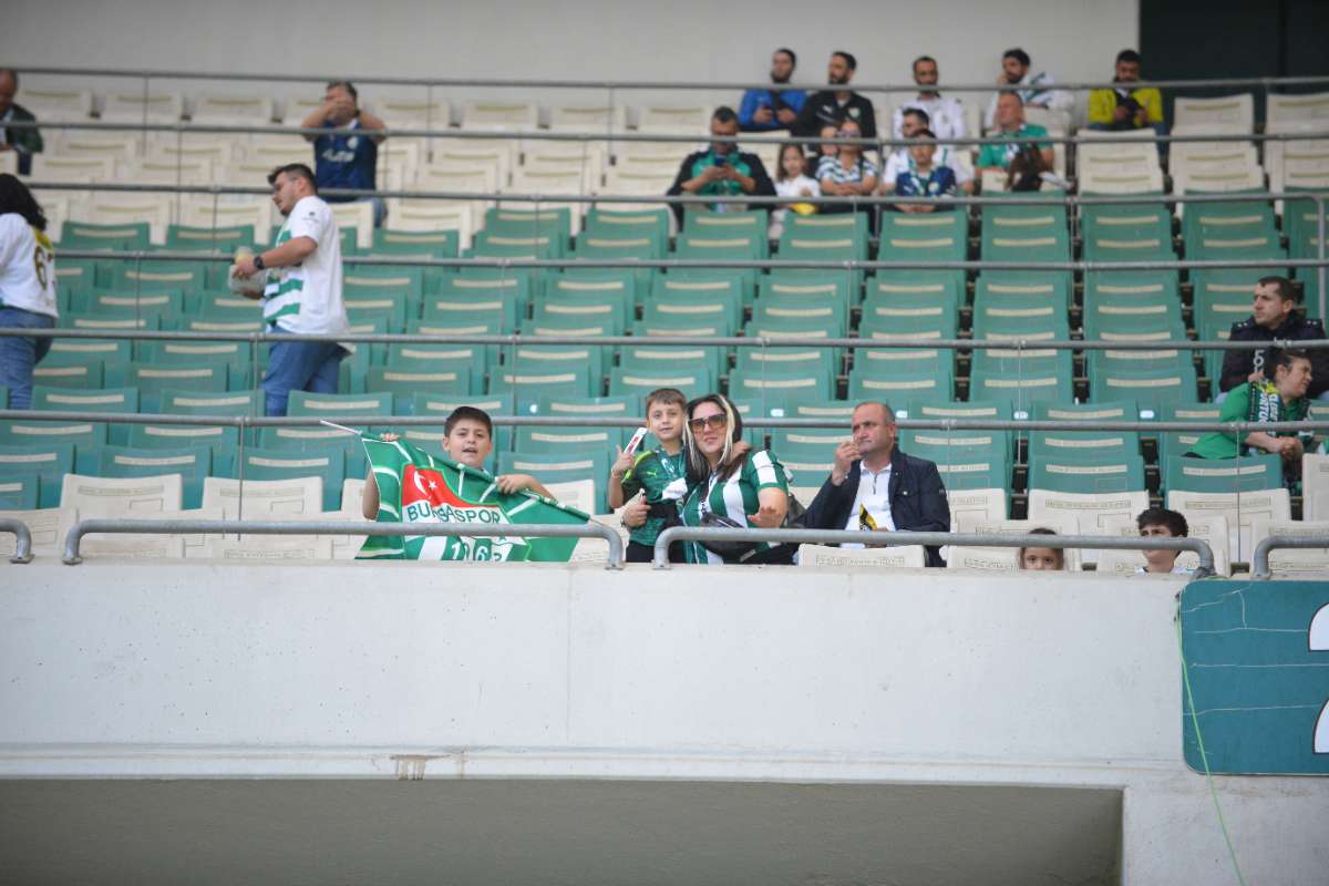 (FOTO GALERİ) BURSASPOR-BORNOVA FK TARAFTAR FOTOĞRAFLARI-3