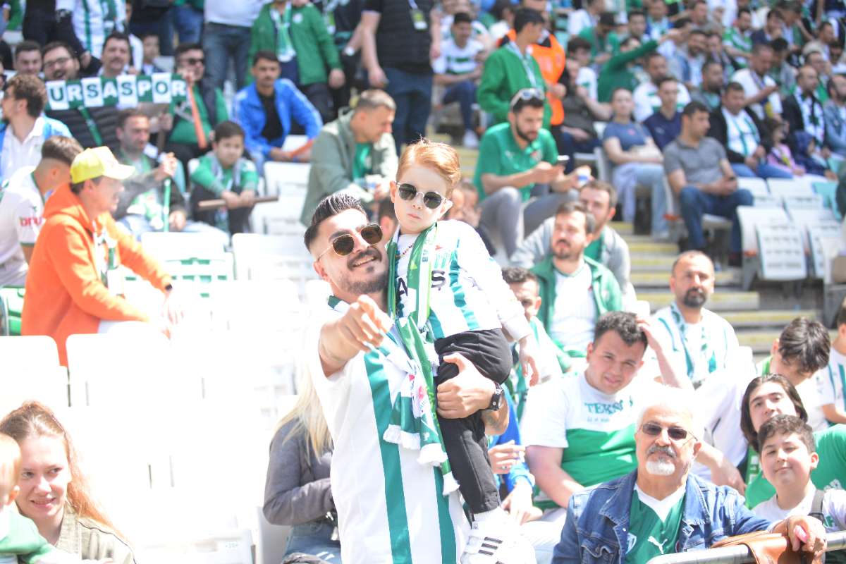 (FOTO GALERİ) BURSASPOR-BORNOVA FK TARAFTAR FOTOĞRAFLARI-3