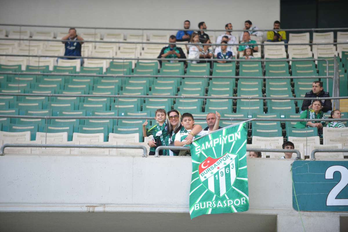 (FOTO GALERİ) BURSASPOR-BORNOVA FK TARAFTAR FOTOĞRAFLARI-3