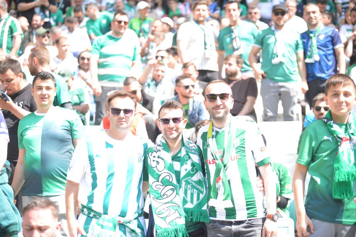 (FOTO GALERİ) BURSASPOR-BORNOVA FK TARAFTAR FOTOĞRAFLARI-3