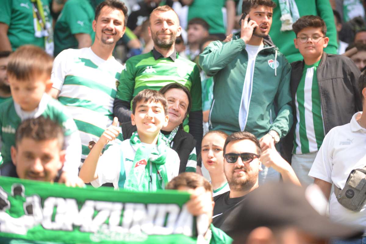 (FOTO GALERİ) BURSASPOR-BORNOVA FK TARAFTAR FOTOĞRAFLARI-3