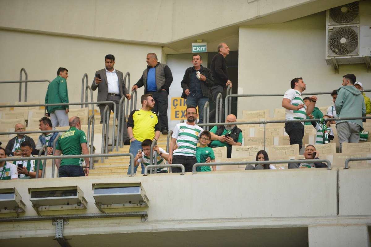(FOTO GALERİ) BURSASPOR-BORNOVA FK TARAFTAR FOTOĞRAFLARI-3