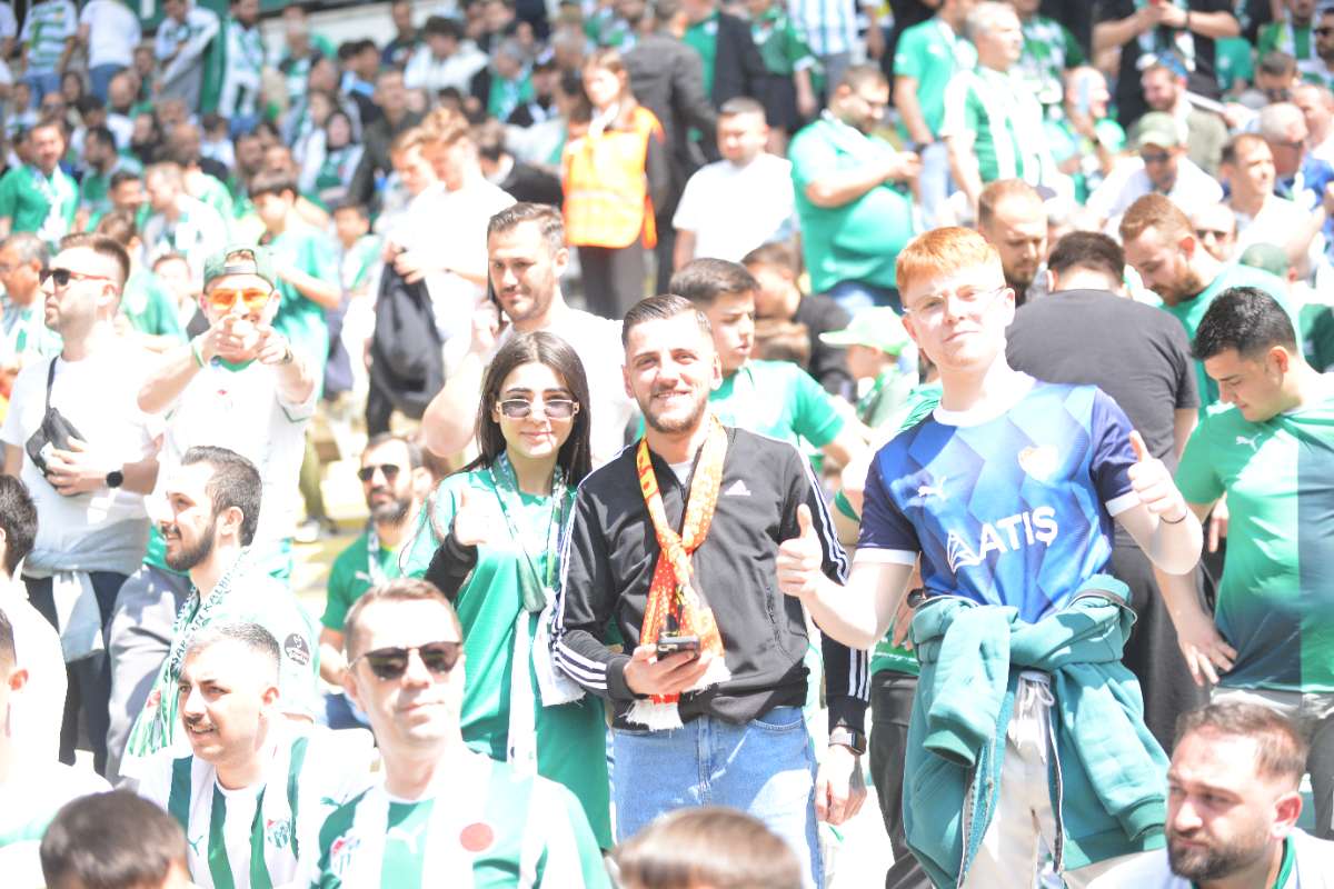 (FOTO GALERİ) BURSASPOR-BORNOVA FK TARAFTAR FOTOĞRAFLARI-3