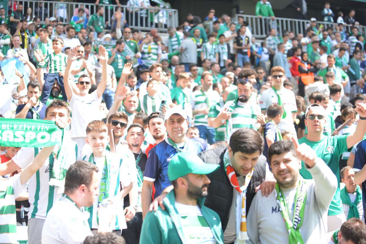 (FOTO GALERİ) BURSASPOR-BORNOVA FK TARAFTAR FOTOĞRAFLARI-3