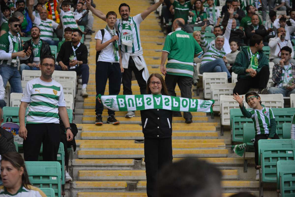 (FOTO GALERİ) BURSASPOR-BORNOVA FK TARAFTAR FOTOĞRAFLARI-3