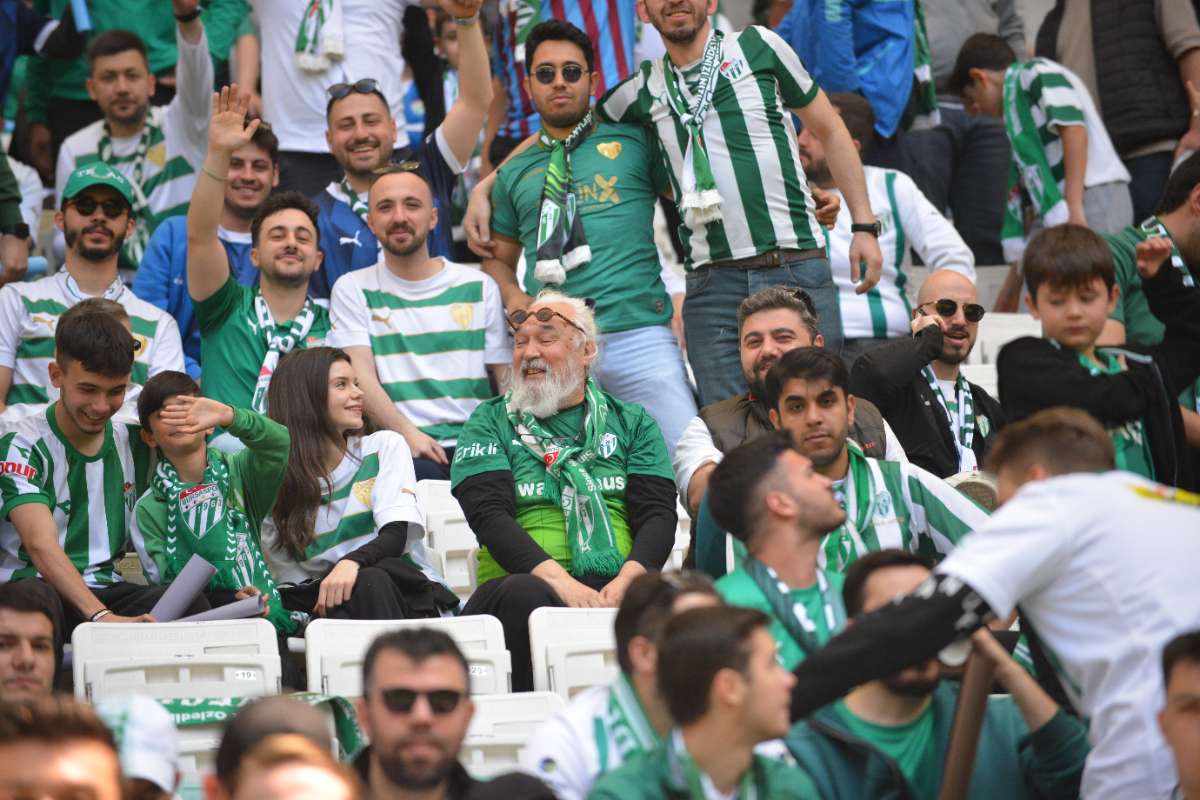 (FOTO GALERİ) BURSASPOR-BORNOVA FK TARAFTAR FOTOĞRAFLARI-3