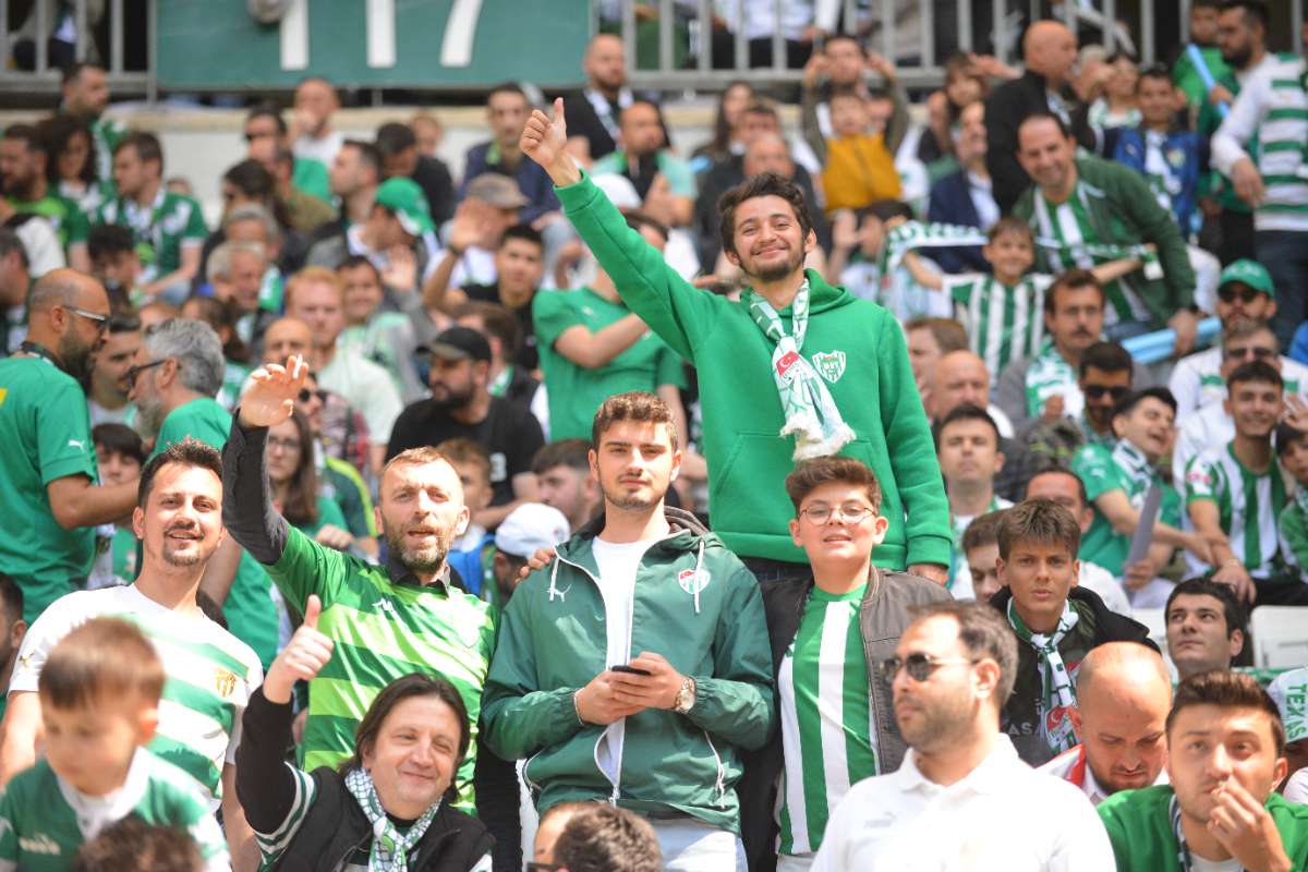 (FOTO GALERİ) BURSASPOR-BORNOVA FK TARAFTAR FOTOĞRAFLARI-3