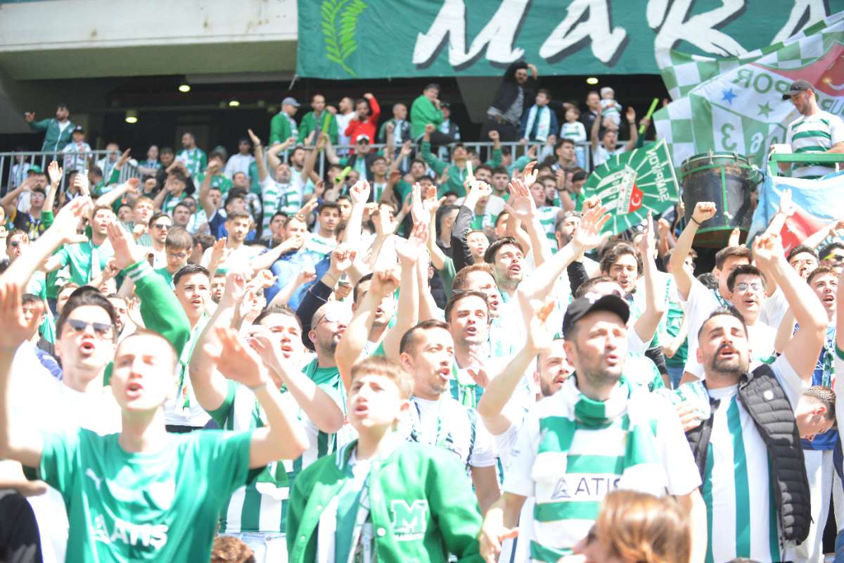 (FOTO GALERİ) BURSASPOR-BORNOVA FK TARAFTAR FOTOĞRAFLARI-3
