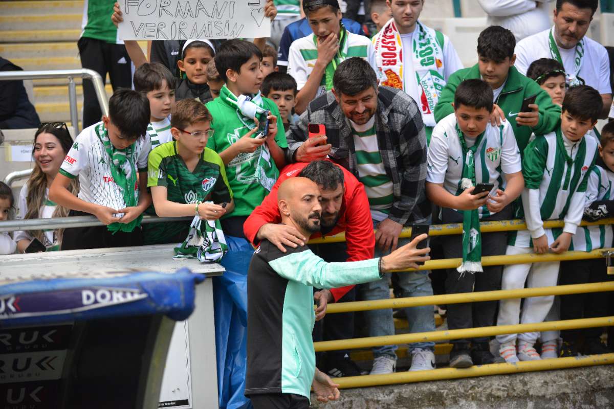 (FOTO GALERİ) BURSASPOR-BORNOVA FK TARAFTAR FOTOĞRAFLARI-3