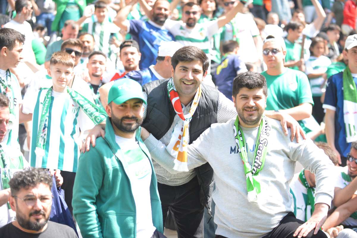 (FOTO GALERİ) BURSASPOR-BORNOVA FK TARAFTAR FOTOĞRAFLARI-3