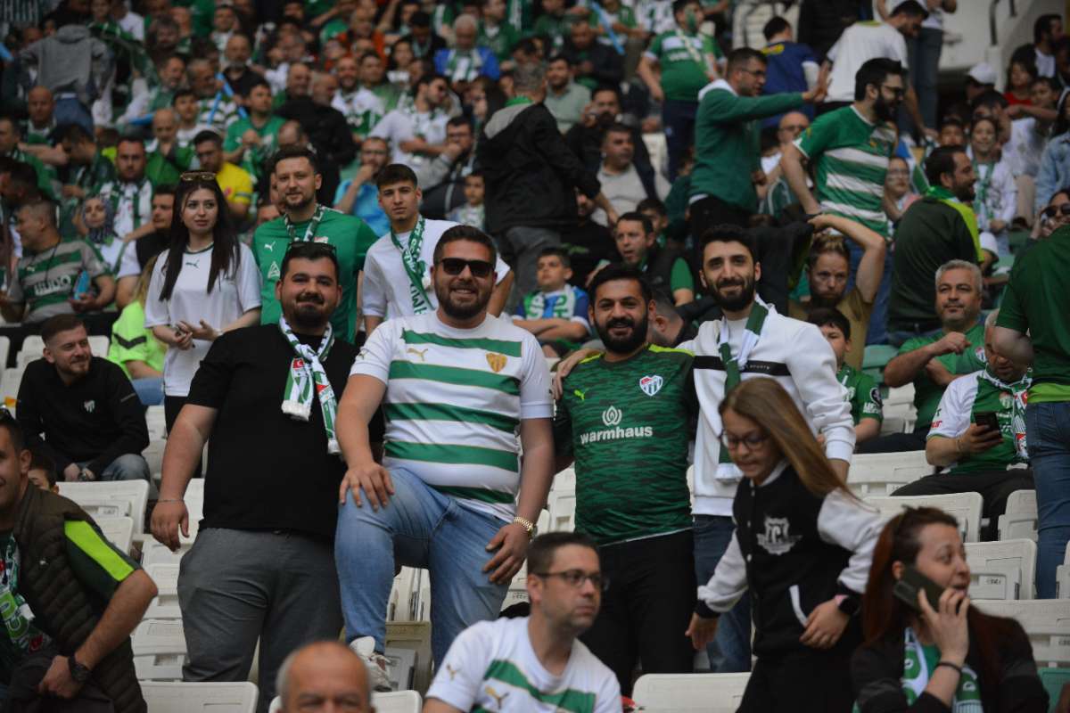 (FOTO GALERİ) BURSASPOR-BORNOVA FK TARAFTAR FOTOĞRAFLARI-3
