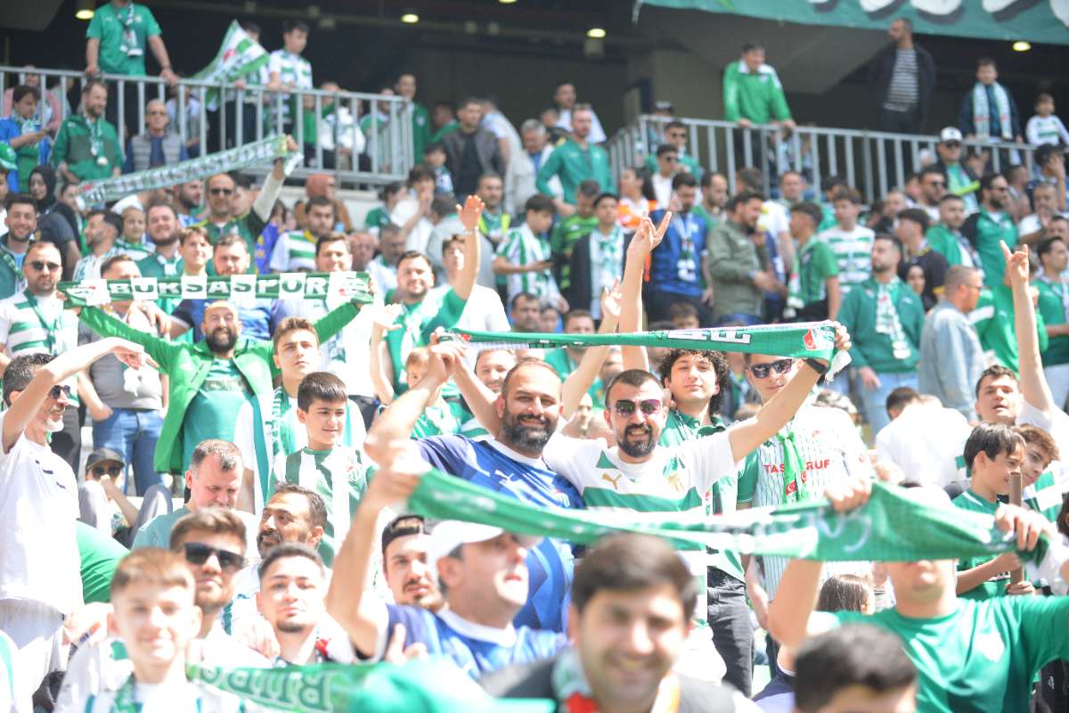 (FOTO GALERİ) BURSASPOR-BORNOVA FK TARAFTAR FOTOĞRAFLARI-3