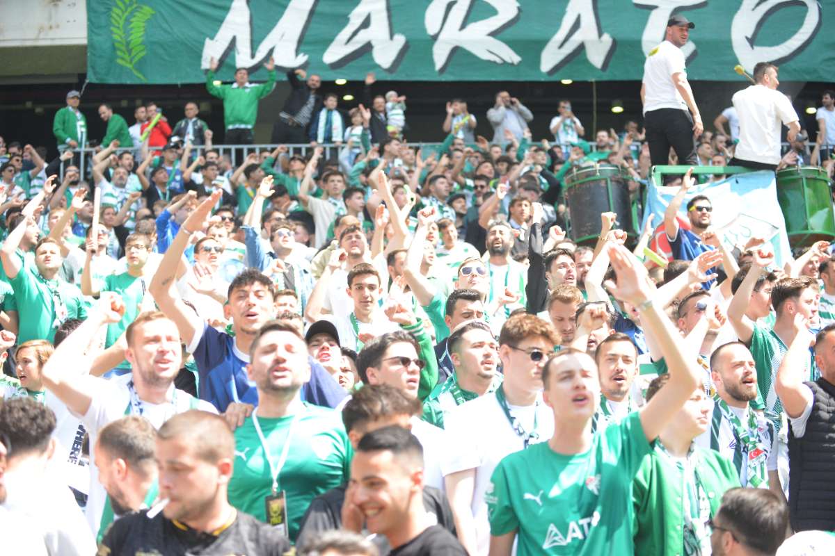 (FOTO GALERİ) BURSASPOR-BORNOVA FK TARAFTAR FOTOĞRAFLARI-3