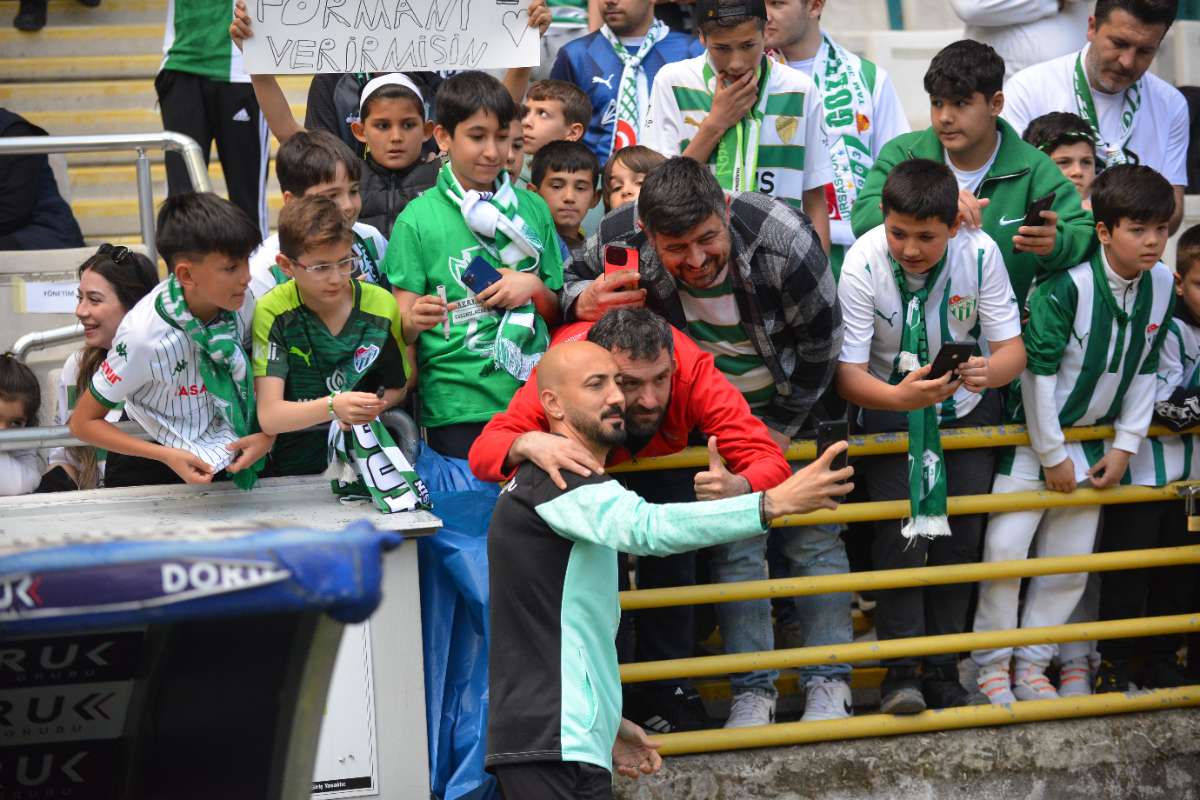 (FOTO GALERİ) BURSASPOR-BORNOVA FK TARAFTAR FOTOĞRAFLARI-3
