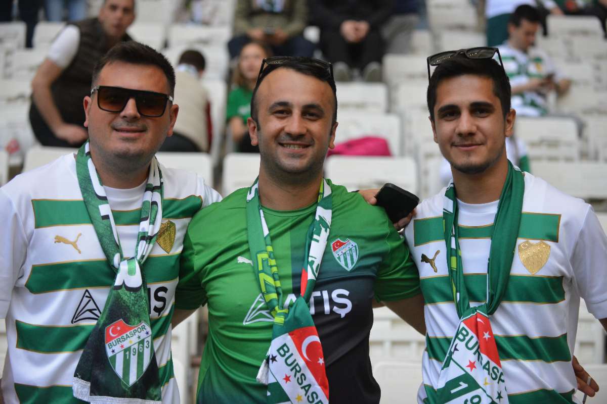 (FOTO GALERİ) BURSASPOR-BORNOVA FK TARAFTAR FOTOĞRAFLARI-3