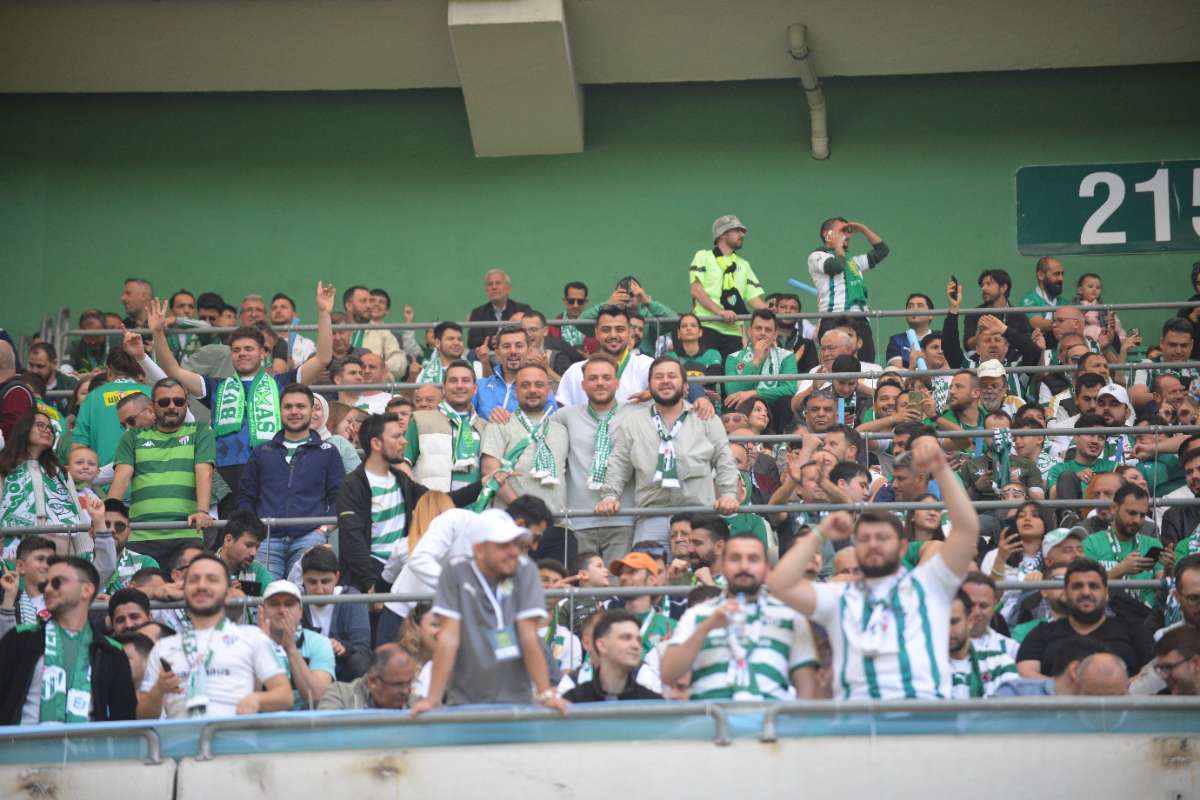 (FOTO GALERİ) BURSASPOR-BORNOVA FK TARAFTAR FOTOĞRAFLARI-3