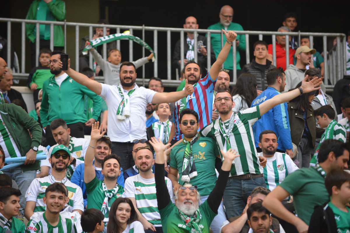 (FOTO GALERİ) BURSASPOR-BORNOVA FK TARAFTAR FOTOĞRAFLARI-3