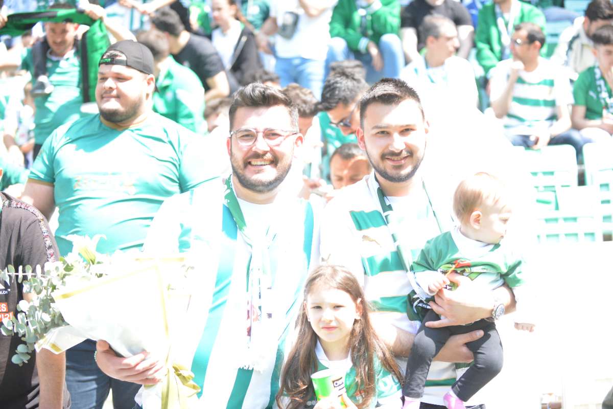 (FOTO GALERİ) BURSASPOR-BORNOVA FK TARAFTAR FOTOĞRAFLARI-3