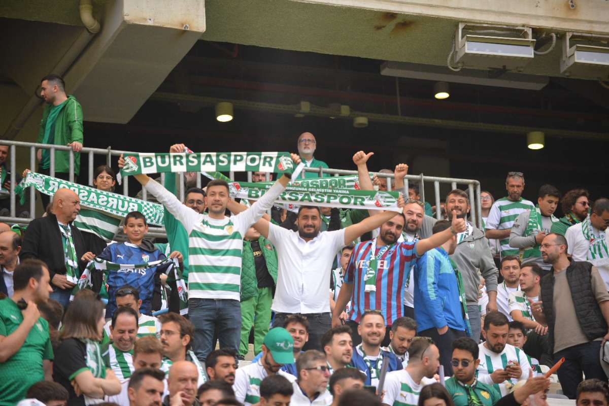 (FOTO GALERİ) BURSASPOR-BORNOVA FK TARAFTAR FOTOĞRAFLARI-3