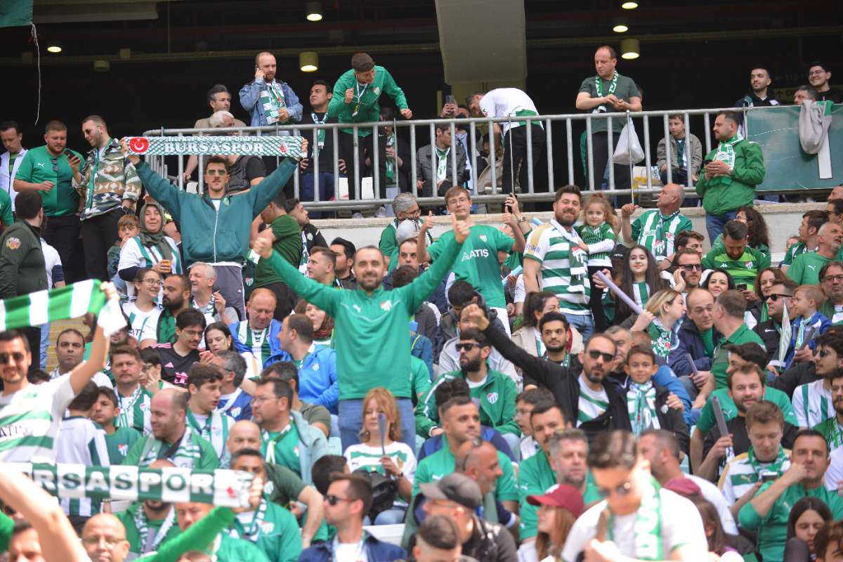 (FOTO GALERİ) BURSASPOR-BORNOVA FK TARAFTAR FOTOĞRAFLARI-3