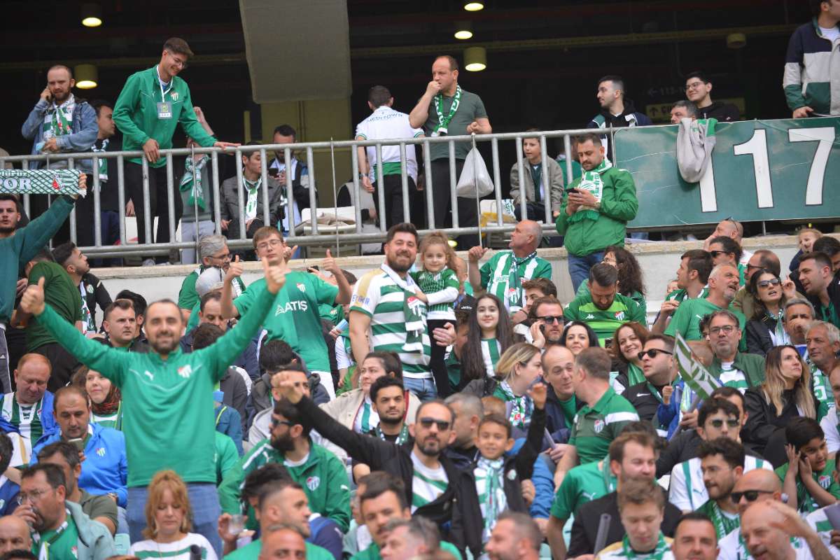 (FOTO GALERİ) BURSASPOR-BORNOVA FK TARAFTAR FOTOĞRAFLARI-3
